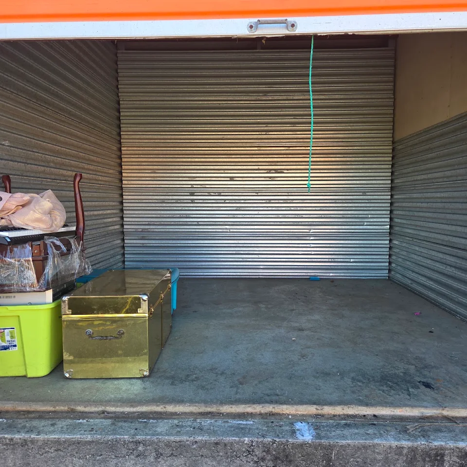 Storage unit with leftover items before a cleanout Storage unit with leftover items before a cleanout