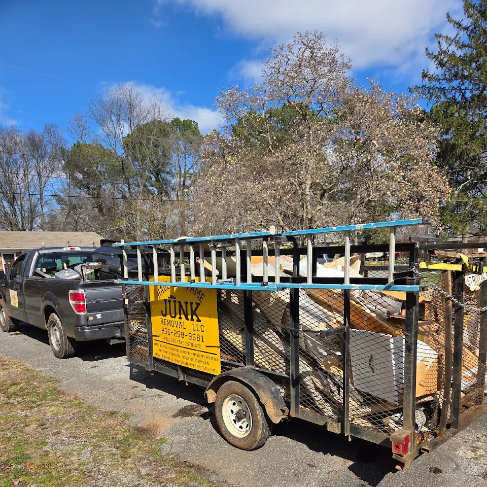 Haul Of Fame truck and loaded trailer serving Owens Cross Roads Haul Of Fame truck and loaded trailer serving Owens Cross Roads